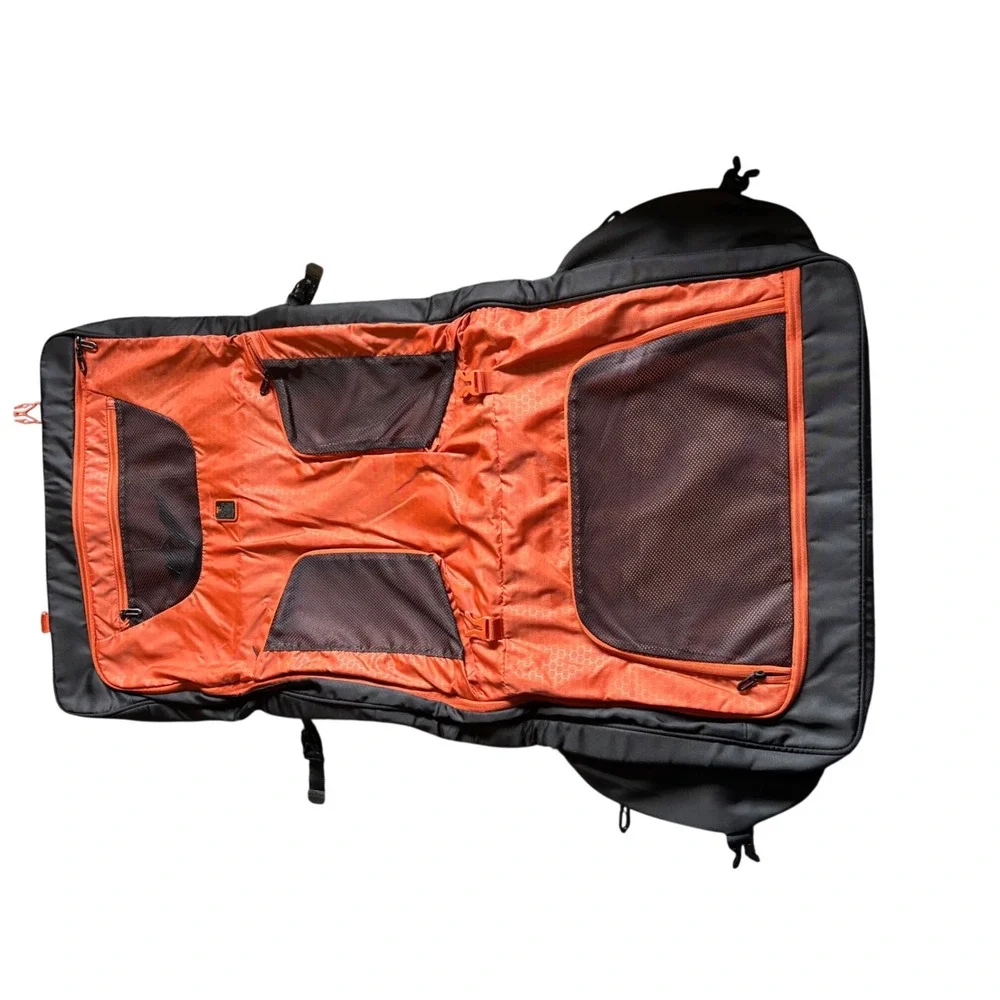 Tumi T-Tech Black Ballistic Nylon Tri-Fold Garment Bag Travel Suit Carrier